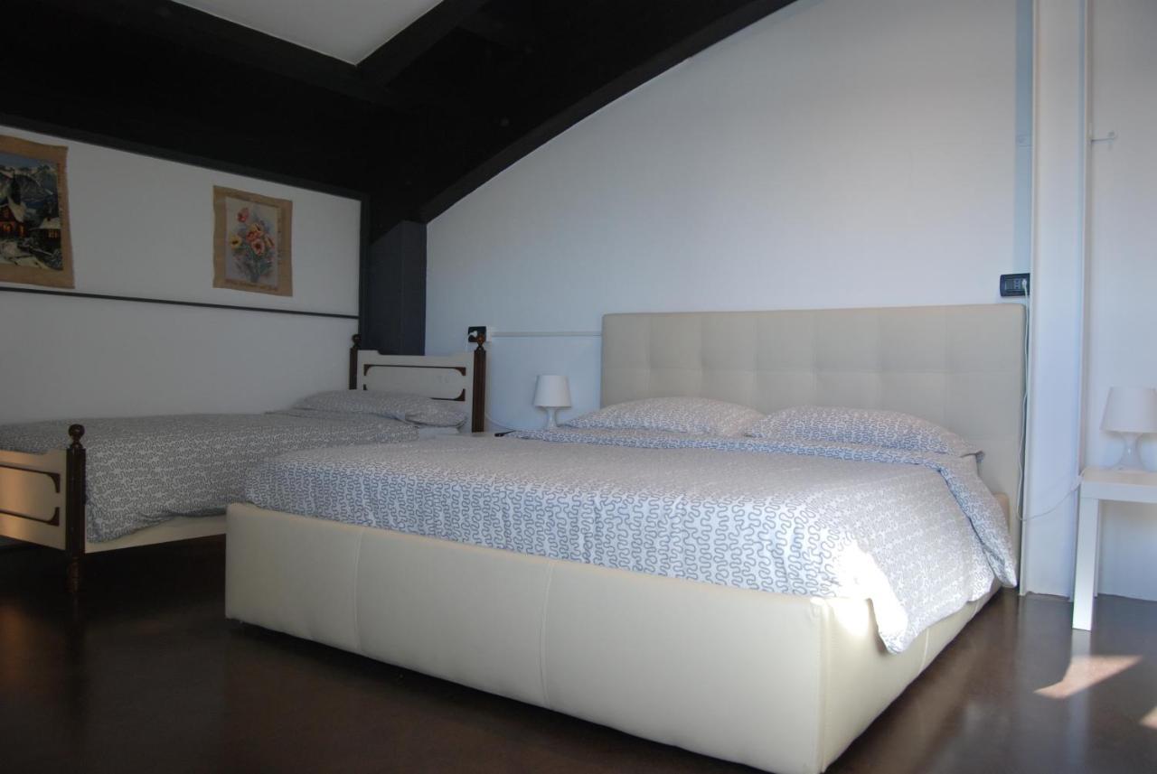 Le Vele Affittacamere Desenzano del Garda Luaran gambar